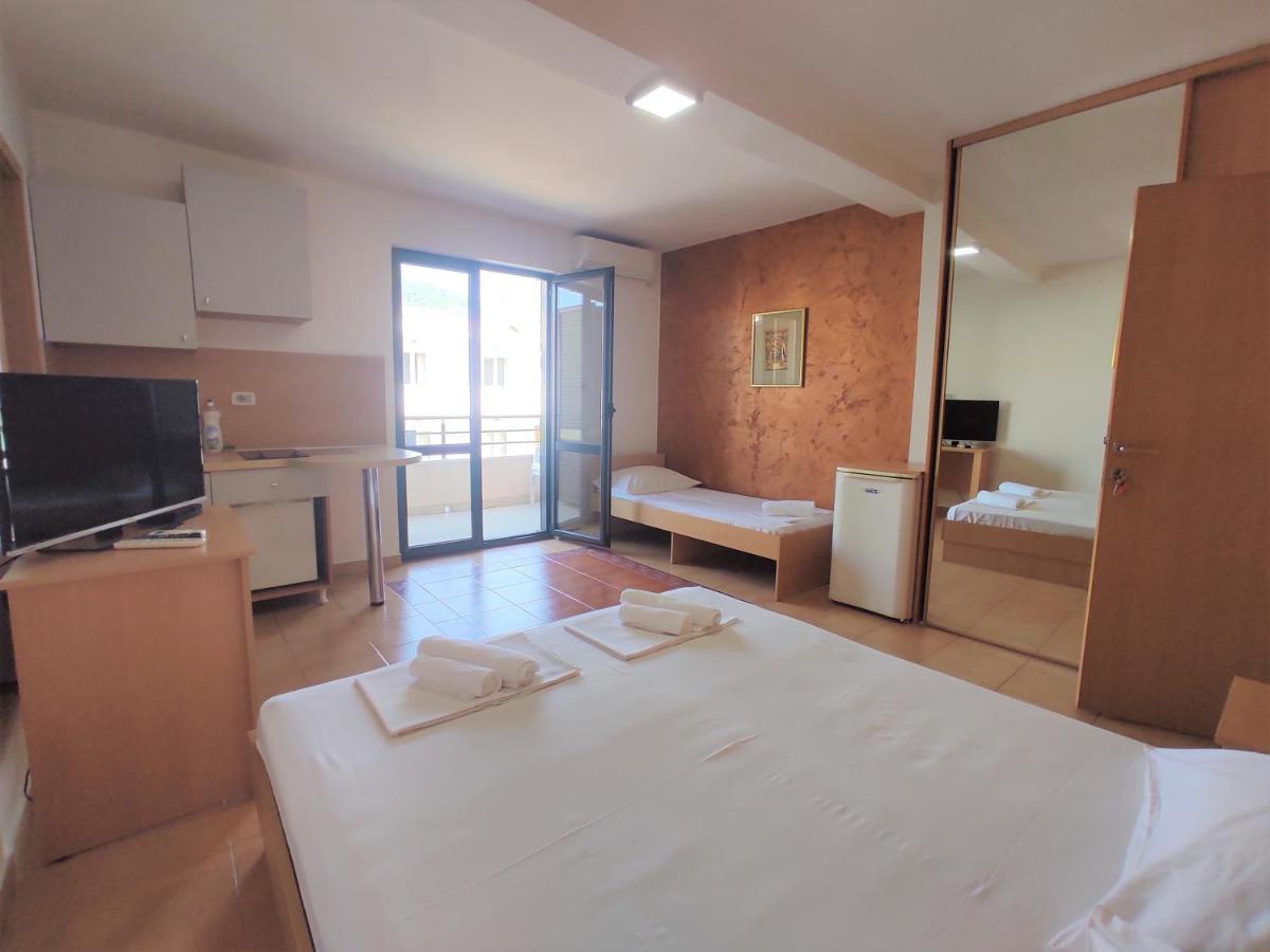 Apartments Mare Budva Bagian luar foto