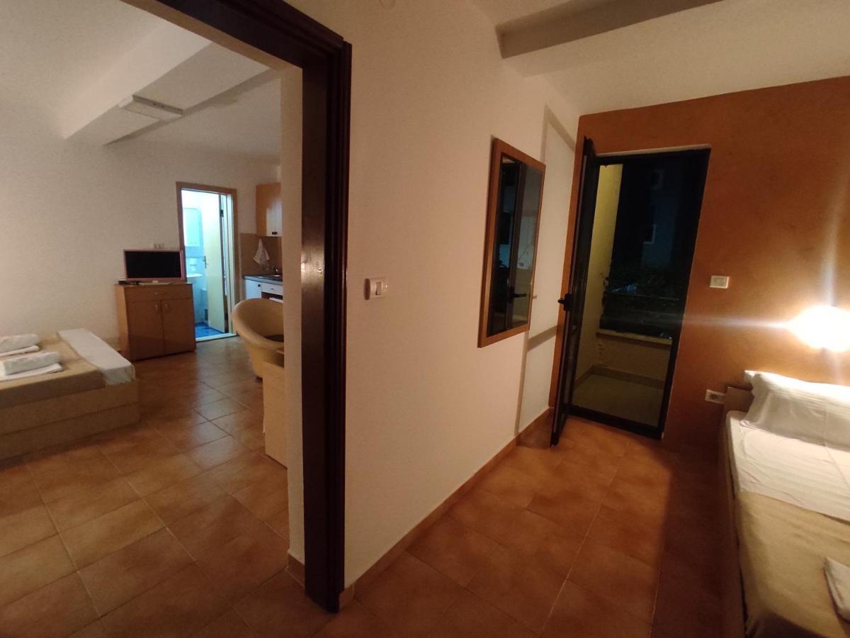 Apartments Mare Budva Bagian luar foto