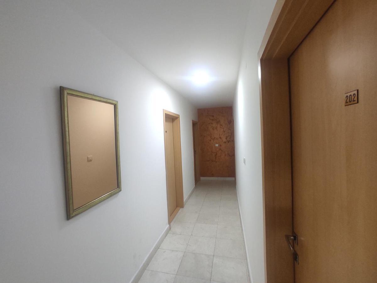 Apartments Mare Budva Bagian luar foto